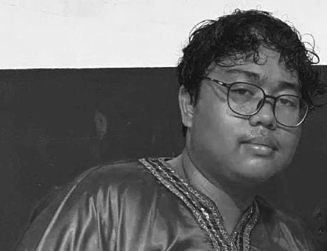 Penulis; Dzaky Herry Marino